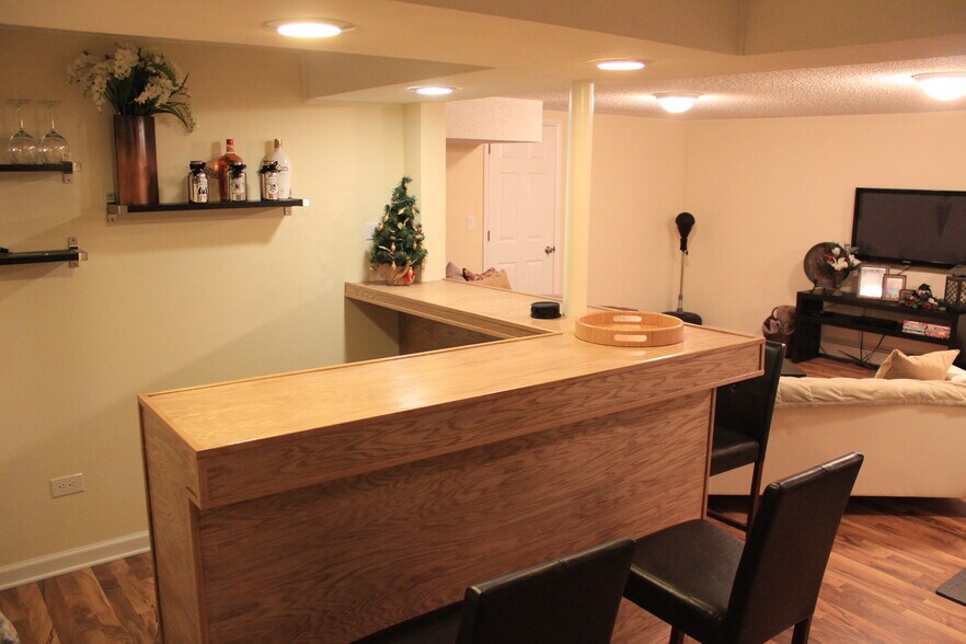 Building Photo - 14455 Jefferson Ave