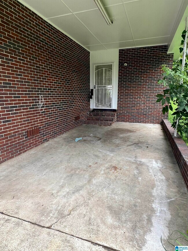 Building Photo - 512 Sunhill Rd NW