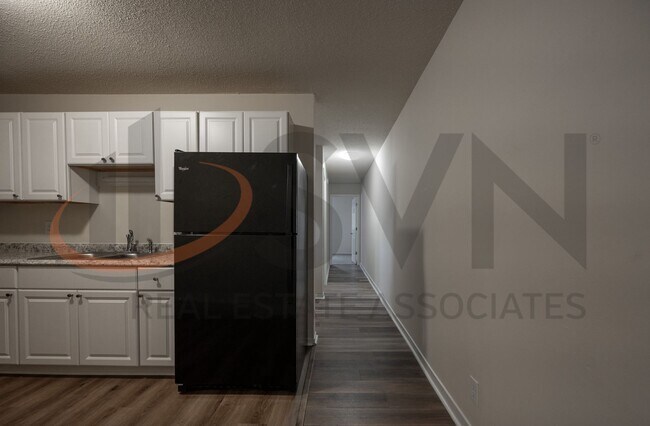 Building Photo - 910 Fiske St