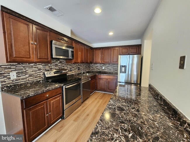 Building Photo - 10662 Spring Oak Ct
