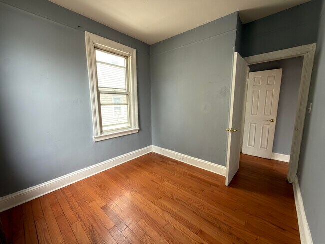 Building Photo - 225 Lembeck Ave