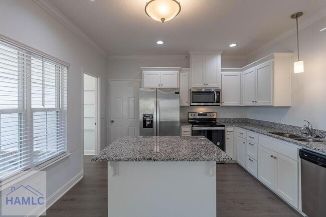 Building Photo - 260 Rutledge Dr