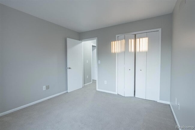 Building Photo - 44613 New Hampshire Dr