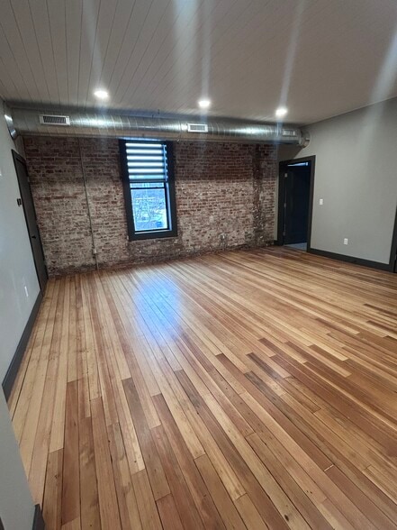 Building Photo - 101 Court St