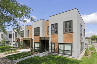 Building Photo - ONE MONTH FREE ON 12-MONTH LEASE!