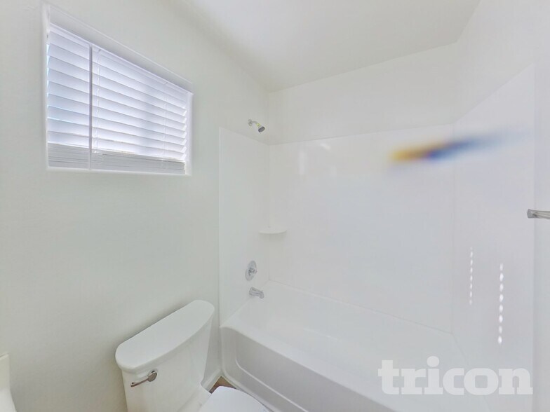 Building Photo - 21201 N Conlon Rd