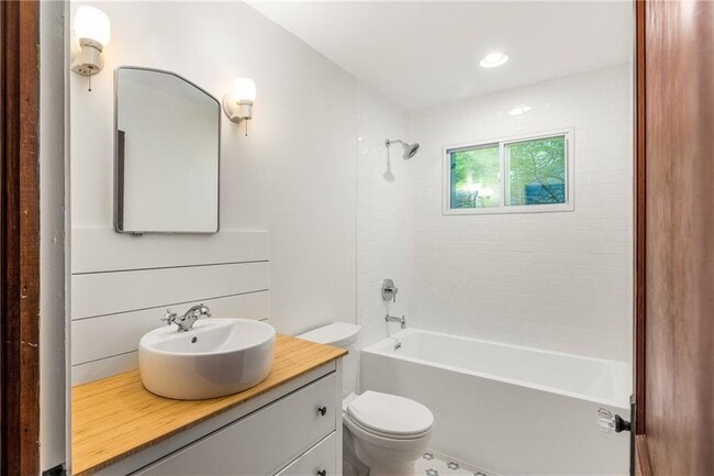 Building Photo - 889 Milam Cir