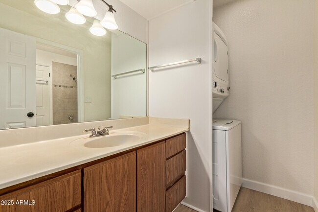 Building Photo - 17225 N 16th St