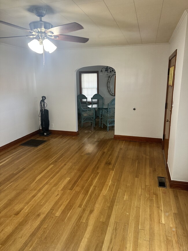 Building Photo - 1102 Hermitage Dr