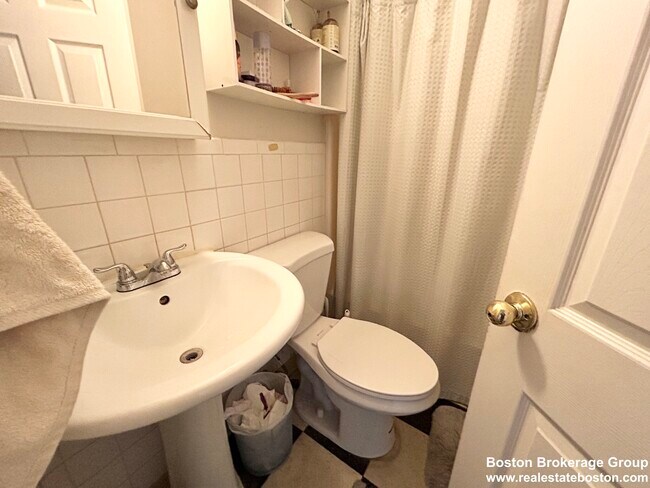 Building Photo - 88 Hammond St