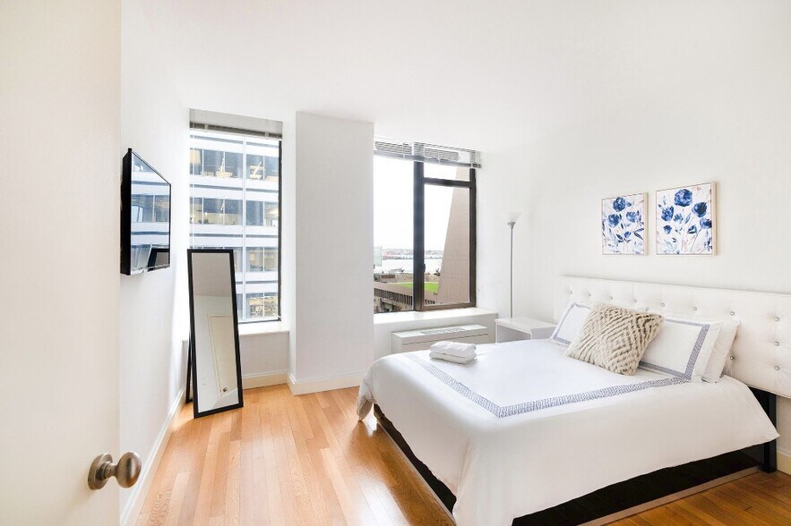 Building Photo - 40 Broad St