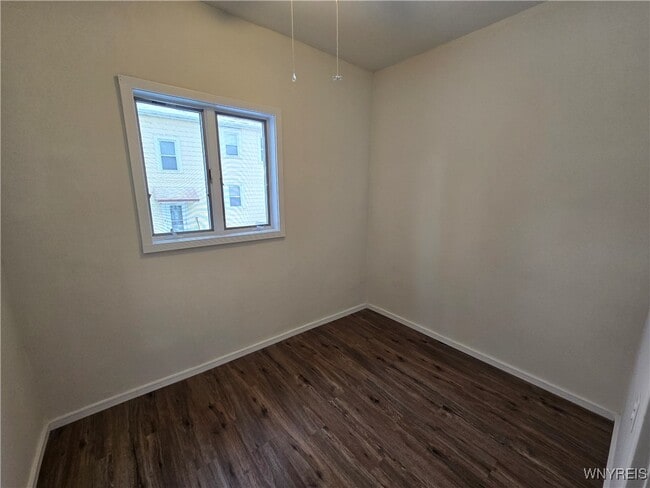 Building Photo - 33 Trowbridge St