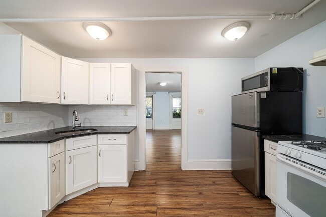 Building Photo - 339 Webster Ave