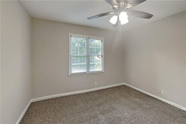 Building Photo - 3331 Hansen Way