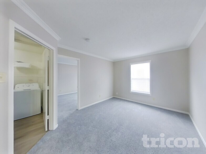 Building Photo - 1997 Evergold Cir