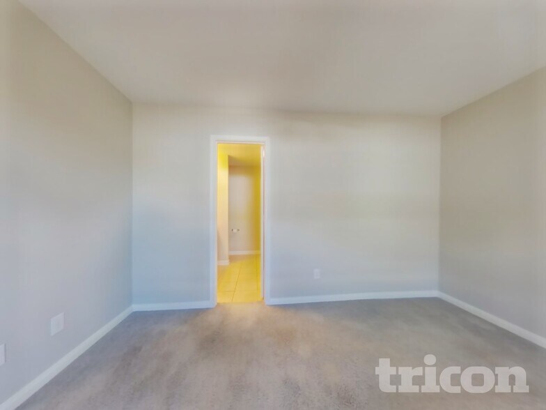 Building Photo - 102 Saddlebag Ct