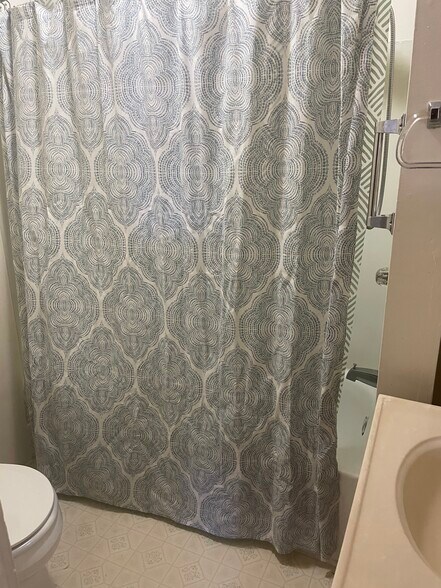 bathroom - 1700 Centre Ave