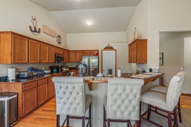 Building Photo - Beautiful 3-bed/2-bath Orting Home in Rive...