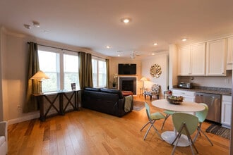 Building Photo - 1008 Tremont St