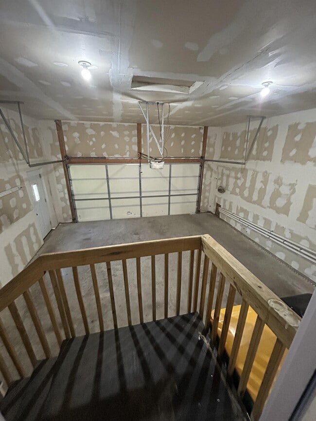 Building Photo - 3240 E Capitol Ave