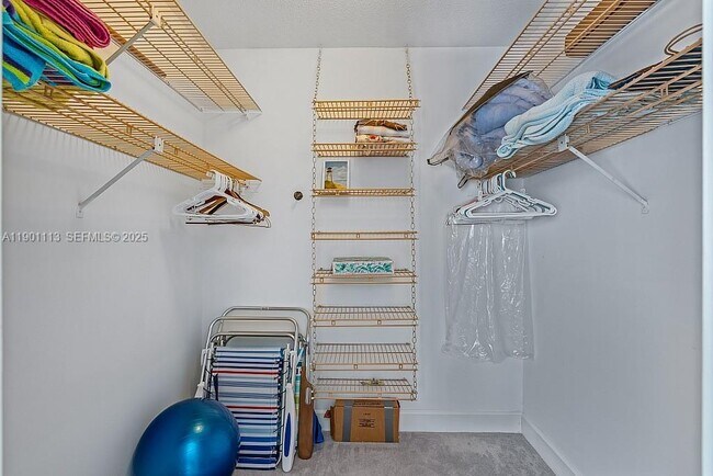 Building Photo - 5151 Jimmy Buffett Mem Hwy