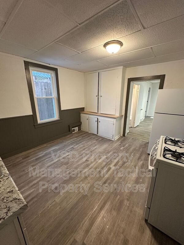 Building Photo - 2180 W 83rd St