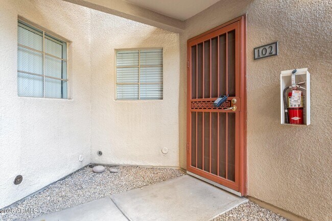 Building Photo - 4850 E Desert Cove Ave