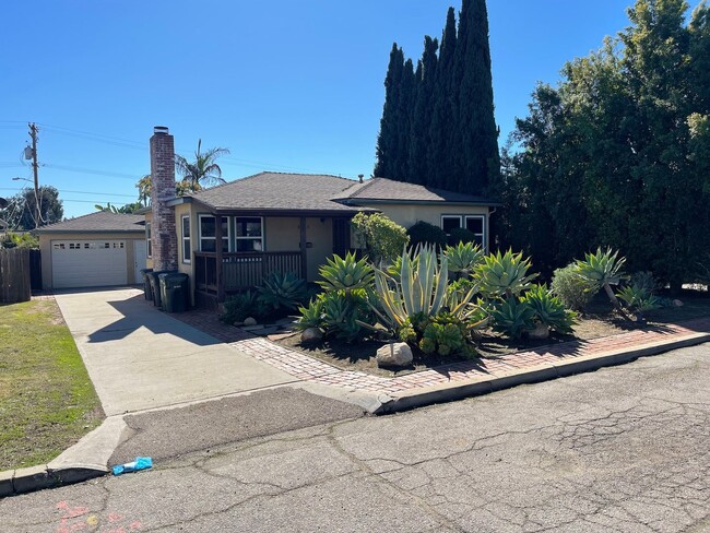 Primary Photo - Large Home w/ Detached Garage & Deck