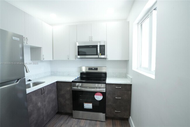 Building Photo - 14530 NW 11th Ct