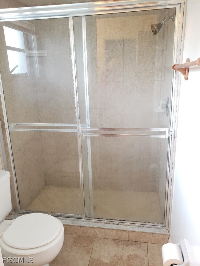 Building Photo - 1024 SE 25th Terrace