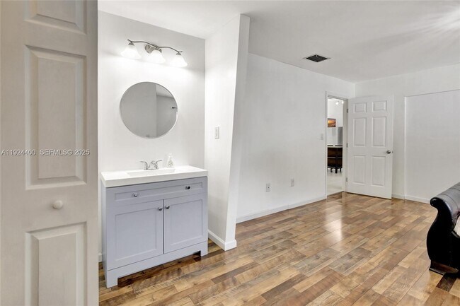 Building Photo - 9862 SW 145th Pl