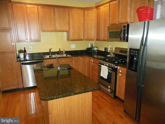 Building Photo - 25838 Norrington Square