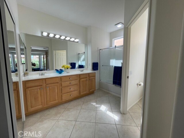 Building Photo - 35330 Rosemont Dr