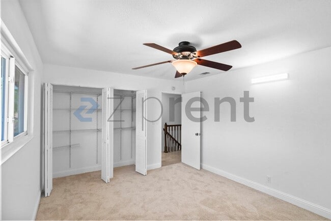 Building Photo - Unit