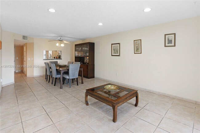 Building Photo - 850 SW 138th Ave