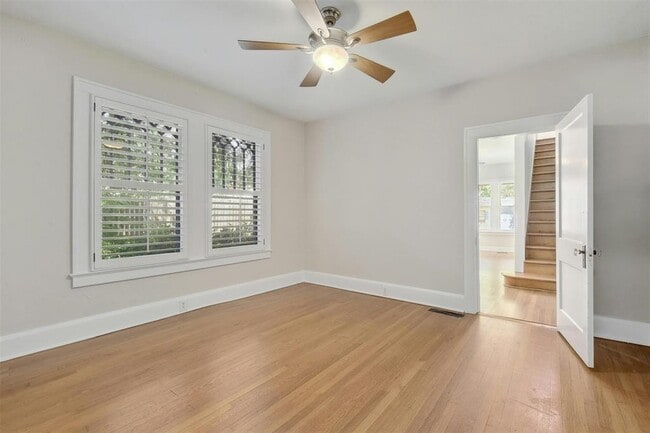 Building Photo - 1606 Travis Heights Blvd