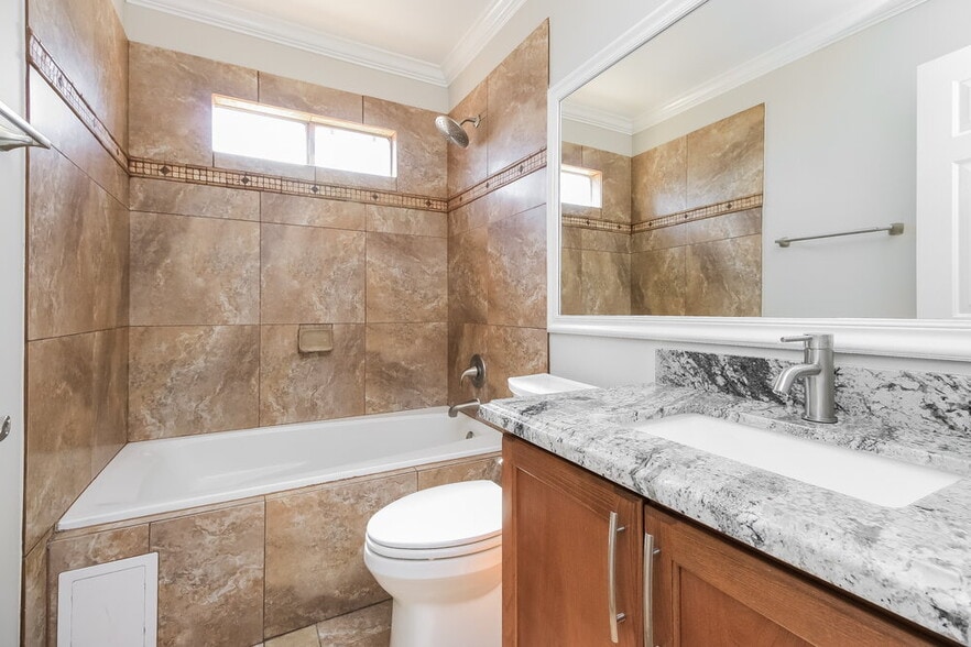 Building Photo - 1401 N Ironwood St