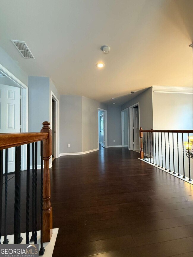 Building Photo - 2501 Royston Dr