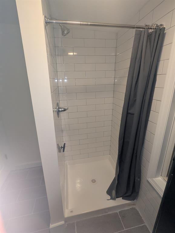 Shower - 37 Drew Ave