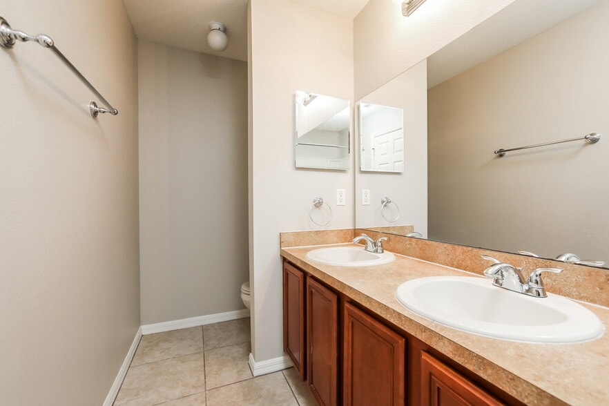 Building Photo - 15640 Perdido Dr