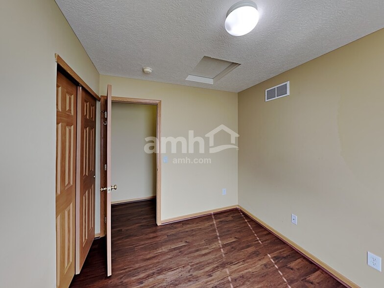 Building Photo - 818 Bent Oak Dr