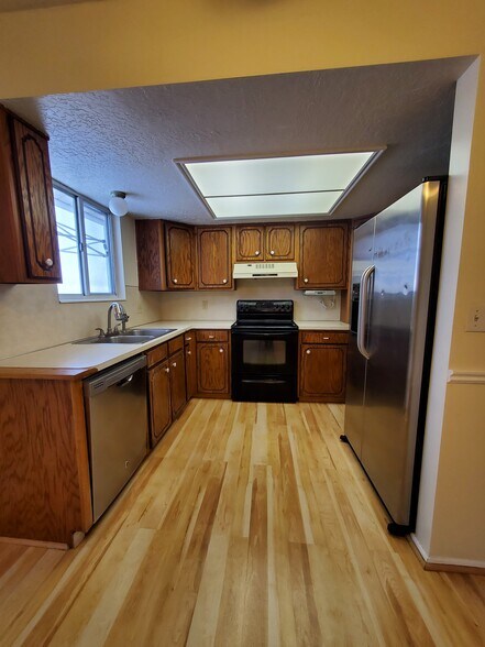Building Photo - 1020 E 1275 N