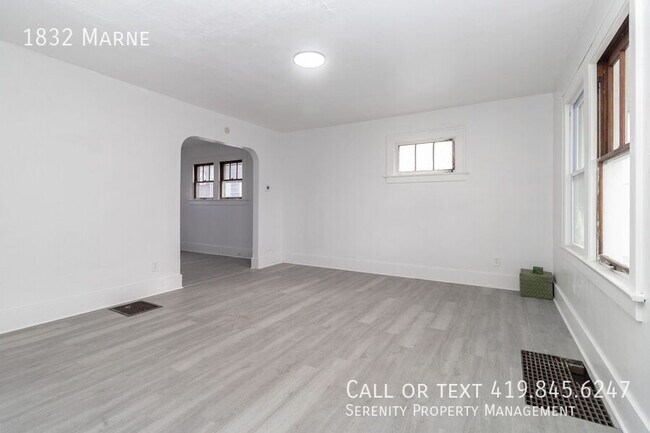 Building Photo - 1832 Marne-