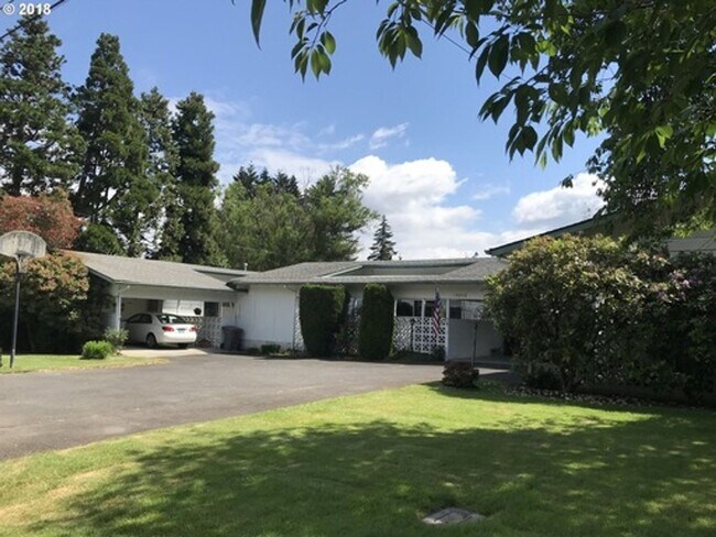 Building Photo - sw114th