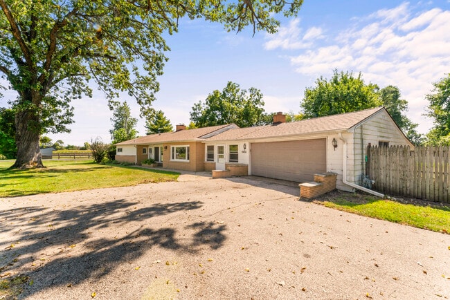 Building Photo - 4501 E Kuhn Rd