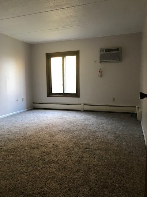 Building Photo - 329 Geneva Ave N