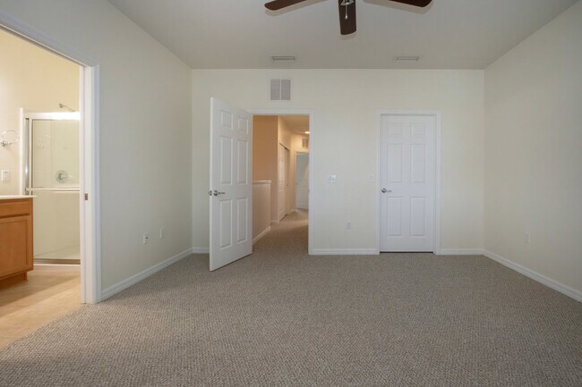 Building Photo - 3 Bedroom 2.5 Bath Townhome San Michele