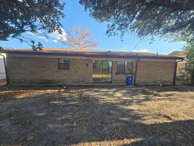 Building Photo - 1801 Archery Ln