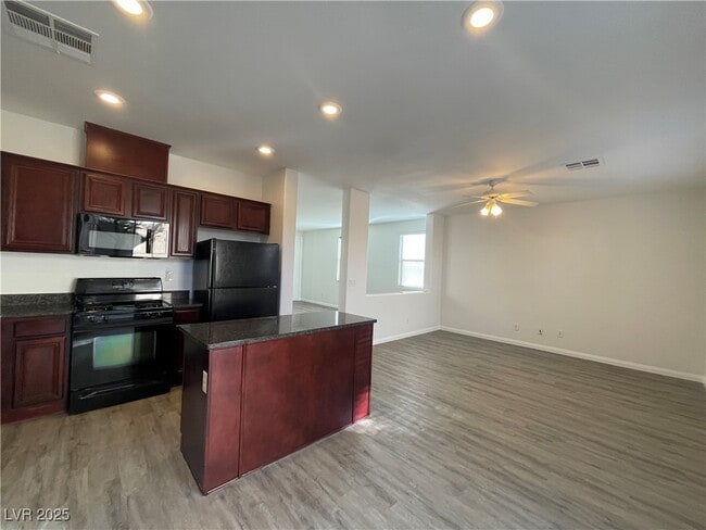 Building Photo - 10281 Burning Bush St