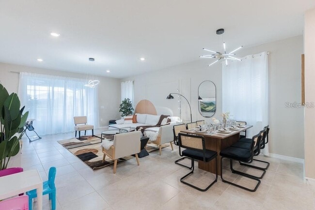 Building Photo - 7215 Oakmoss Loop